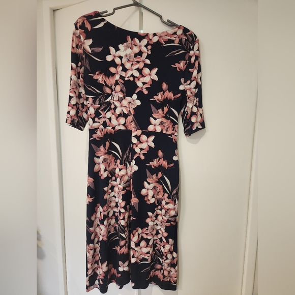 Floral dress - Picture 3 of 4